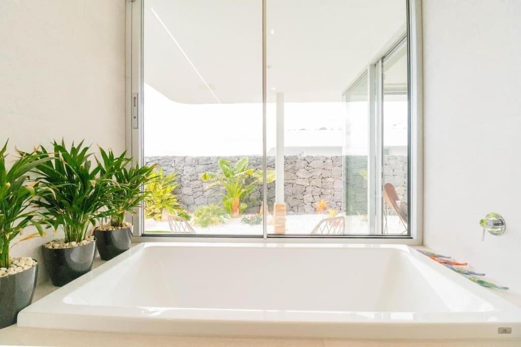 Villa Veiga With Heated Pool
