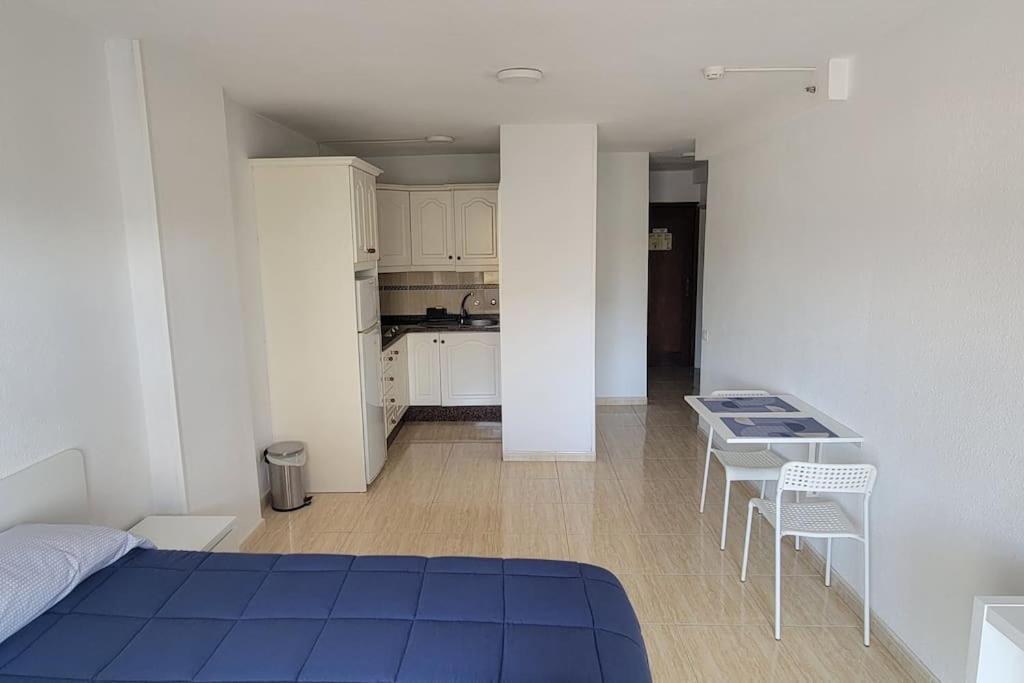Apartment Comodoro Cristianos 302t