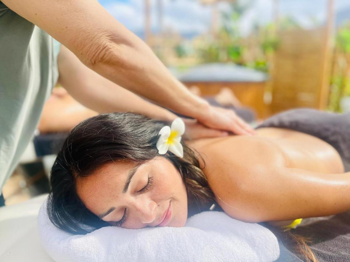 Laurisilva Sauna Y Piscina Hébergement de vacances *