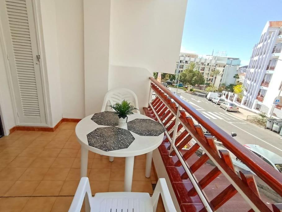 Diamantes Home, Cristianos, Heated Pool & Aircon *