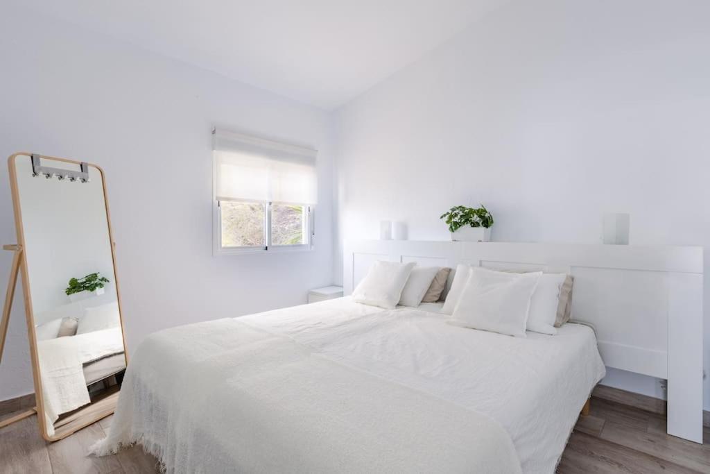 Coastal Vista: Retreat In Nature Bajamar (La Laguna)