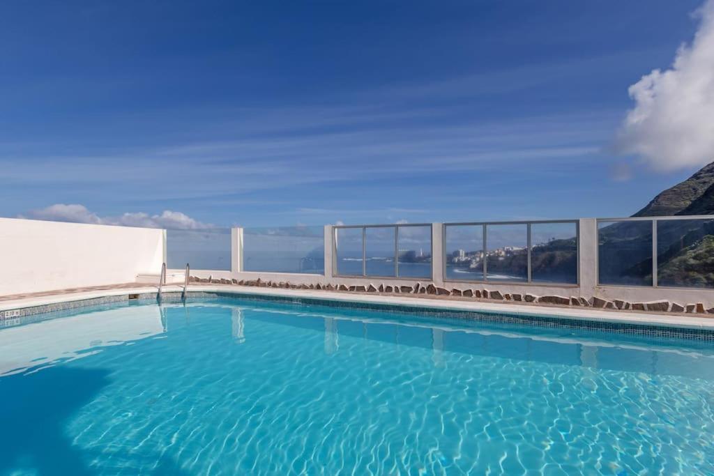 Coastal Vista: Retreat In Nature Appartement