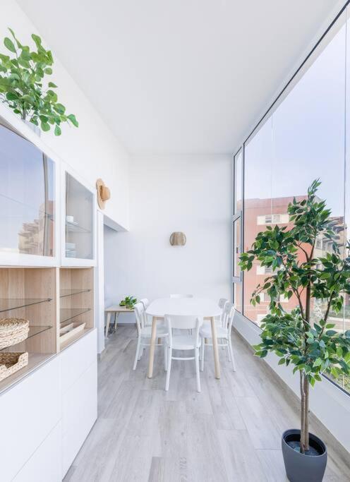 Coastal Vista: Retreat In Nature