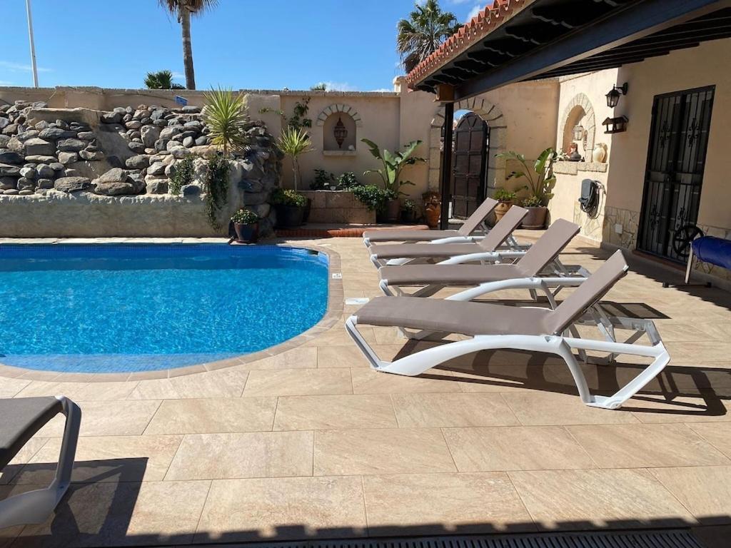 Casa Paraiso Tenerife, Stunning Family With Totally Secluded Pool Area, Wheelchair Friendly *