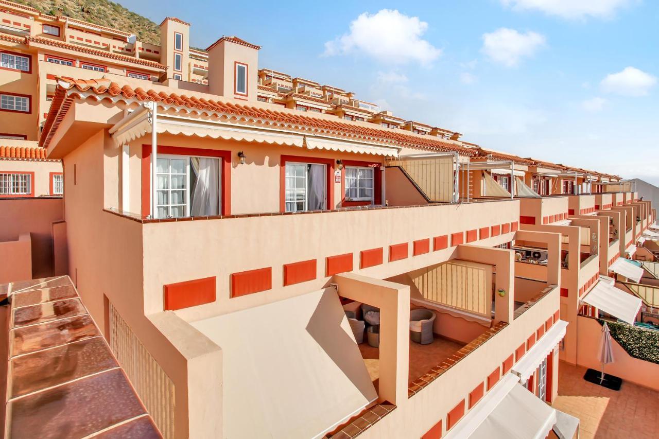 Floor, Sea View, Huge Terrace, Heated Pool, Garage *