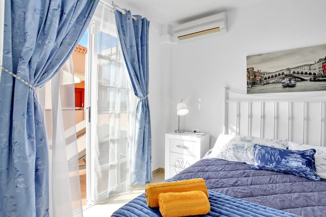 Apartamento Floor, Sea View, Huge Terrace, Heated Pool, Garage Los Cristianos (Tenerife)