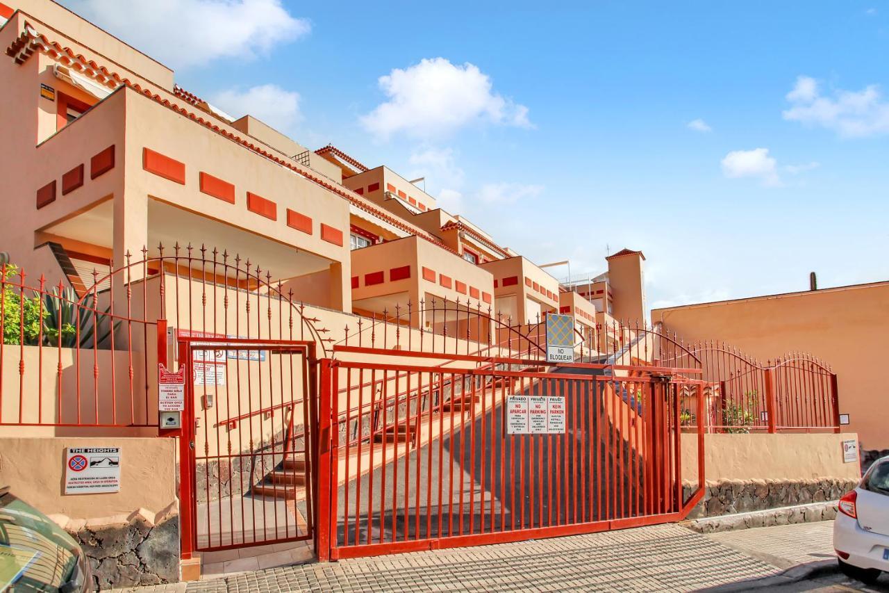 Apartamento Floor, Sea View, Huge Terrace, Heated Pool, Garage Los Cristianos (Tenerife)