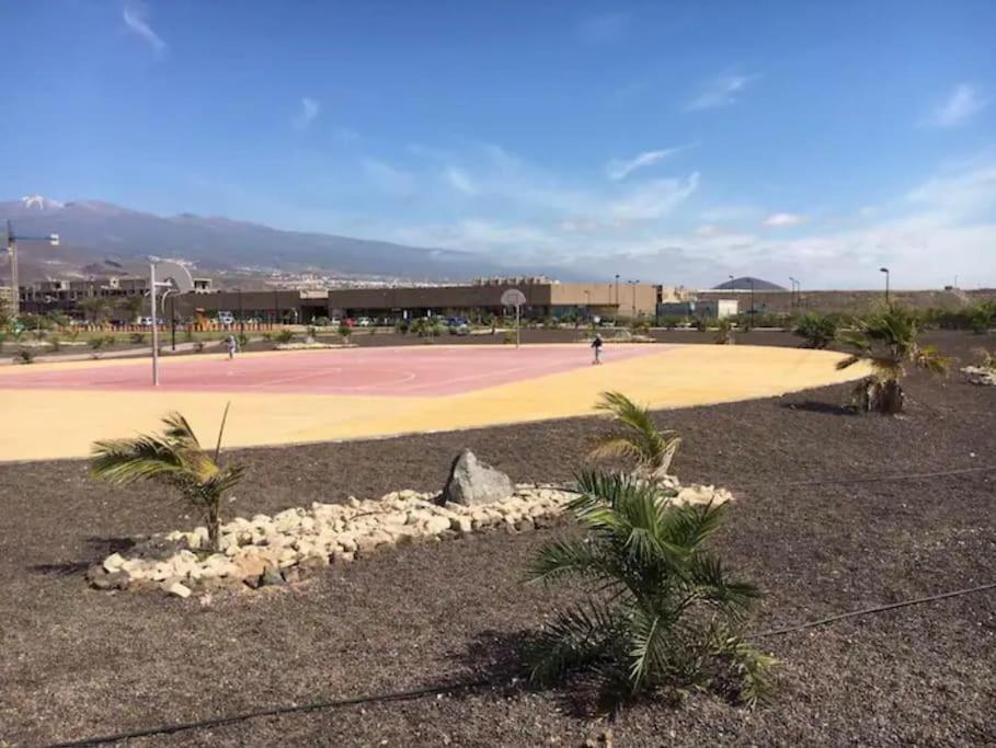 In 2 * La Tejita