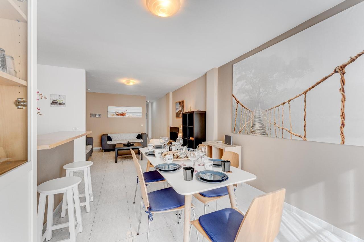 100m To A Spacious Apartm Apartment *