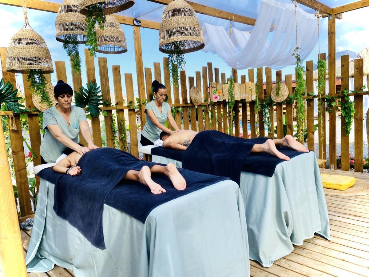 Laurisilva Sauna Y Piscina Hébergement de vacances *