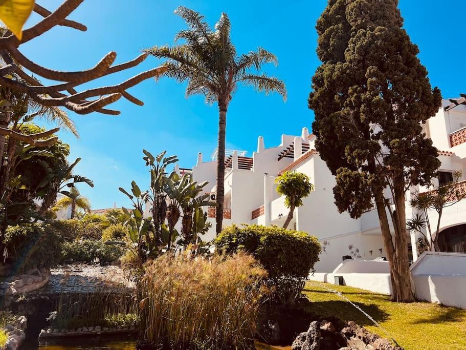 Elegant In Amarilla Golf - Fw 411 San Miguel de Abona