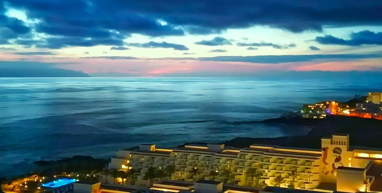 Adeje300, Playa Paraiso (Tenerife)