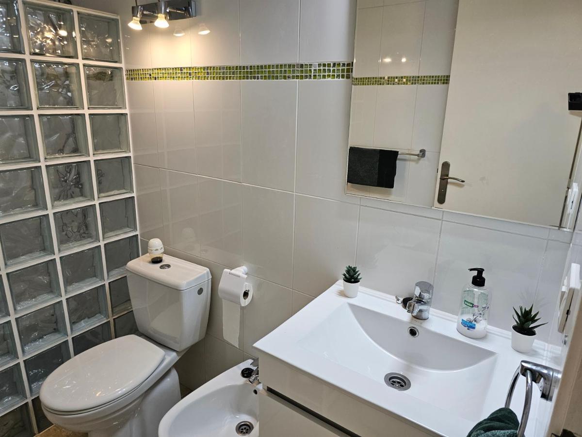 Apartment Casa Palmera 3 Only 150 Metres To The Beach, Heated Pool, Wifi, Sat-tv, Balcony