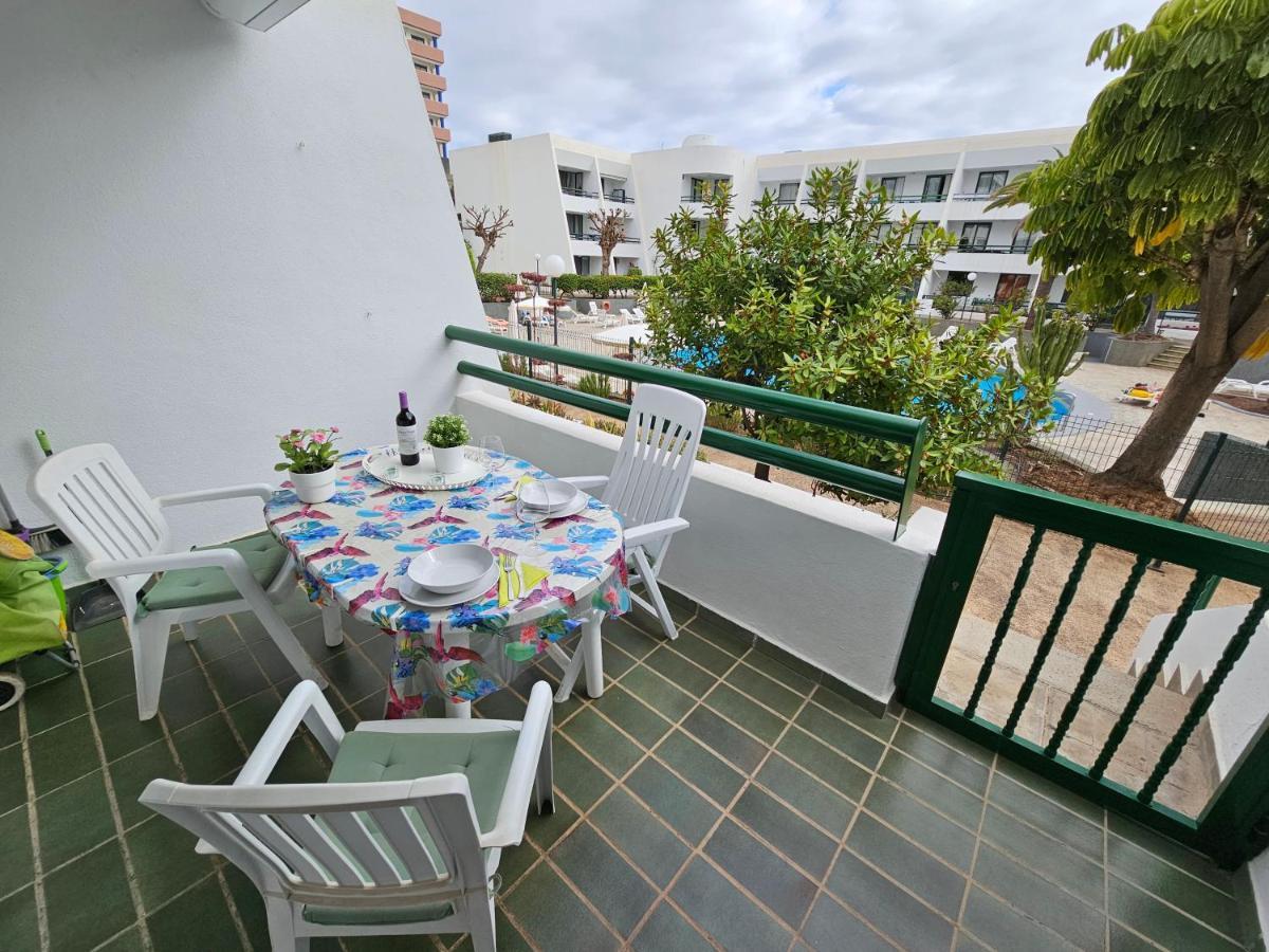 Casa Palmera 3 Only 150 Metres To The Beach, Heated Pool, Wifi, Sat-tv, Balcony