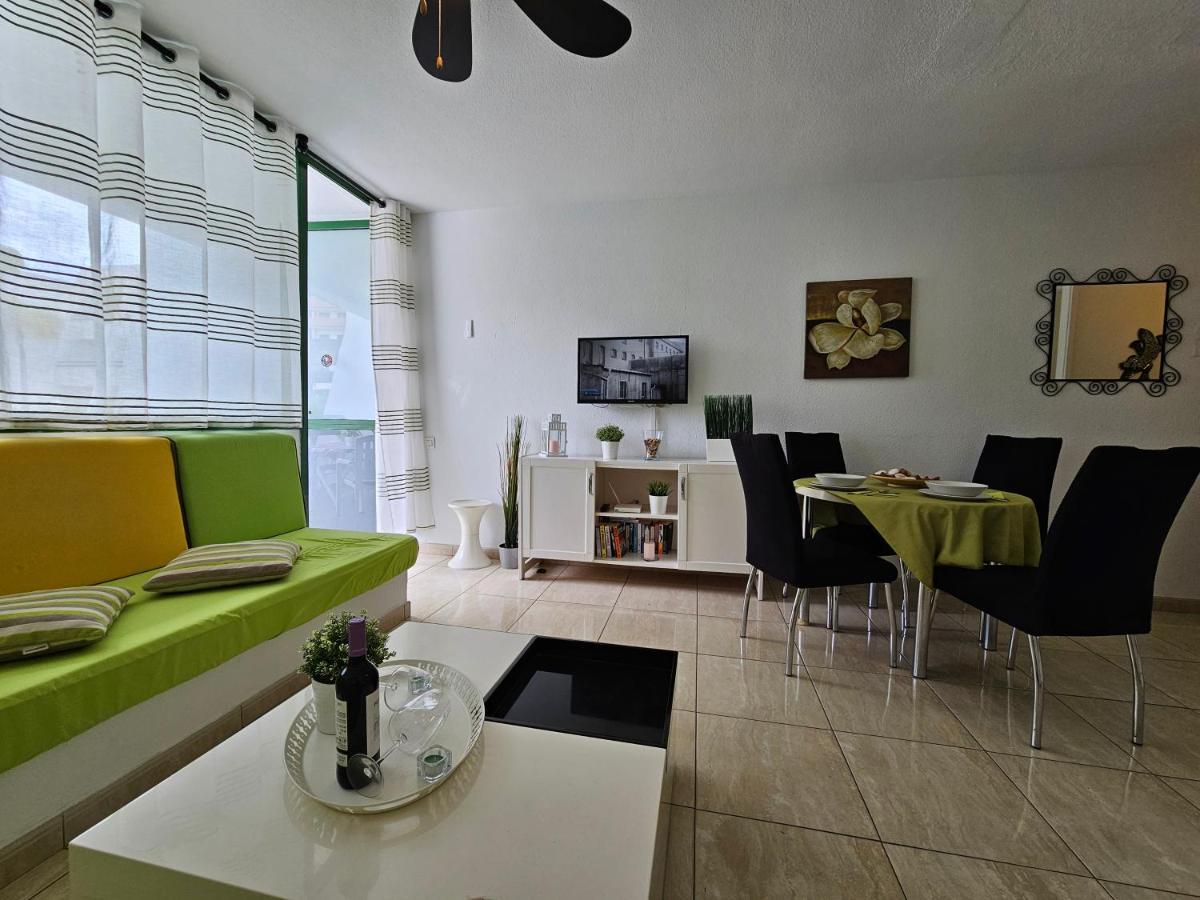 Casa Palmera 3 Only 150 Metres To The Beach, Heated Pool, Wifi, Sat-tv, Balcony Arona (Tenerife)