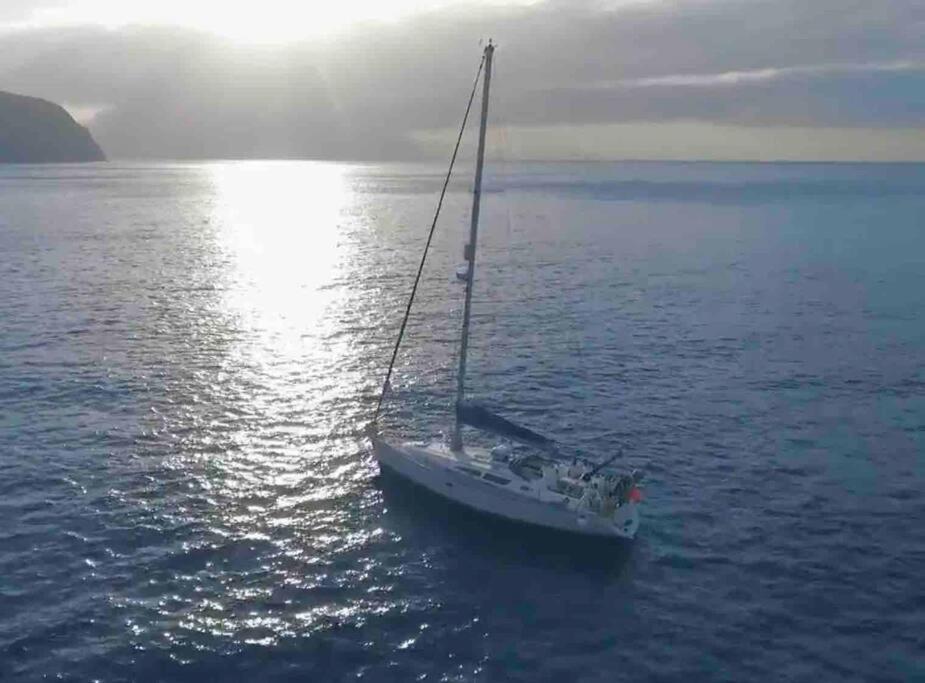 Bateau-hôtel Brego, Velero