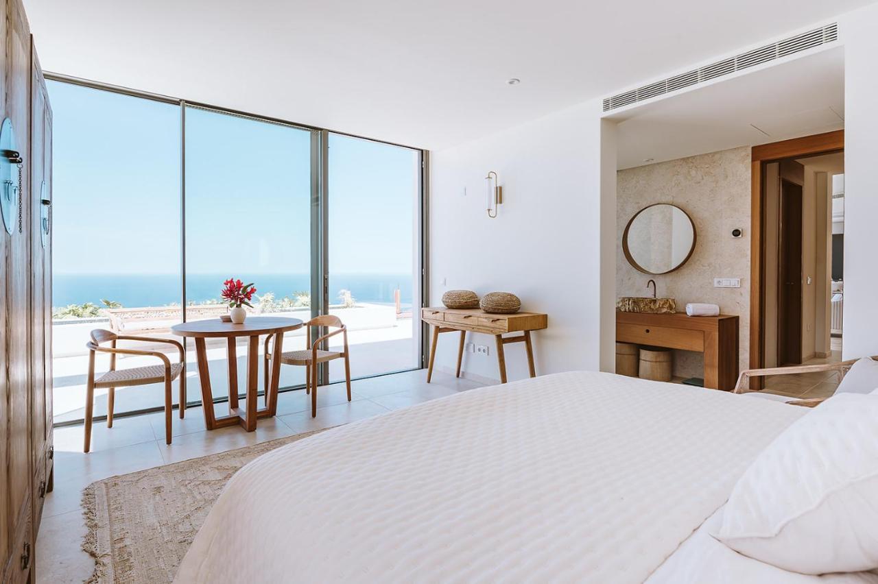 Villa Serenity On The Cliff With Climatized Pool *