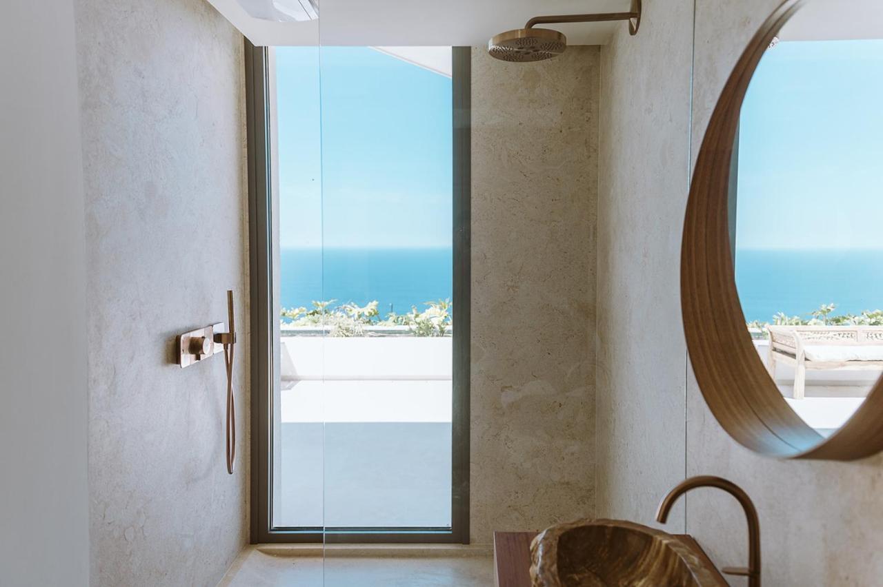 Villa Serenity On The Cliff With Climatized Pool *