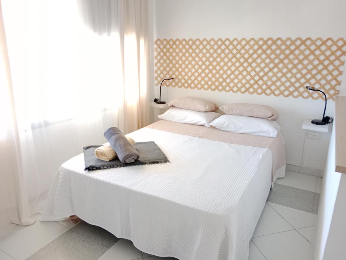 Studio Sea Front View & Pool *