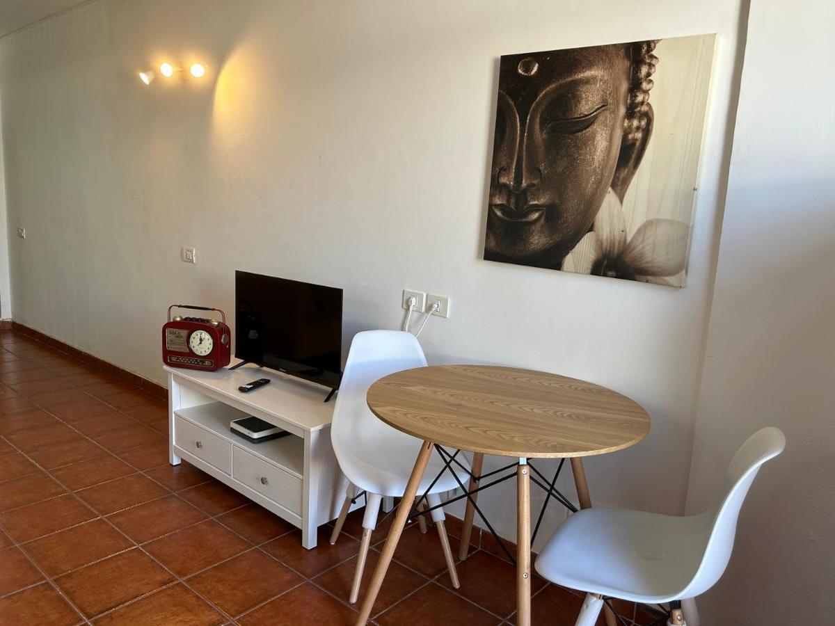Apartment Practical And Cozy In Southern Arona