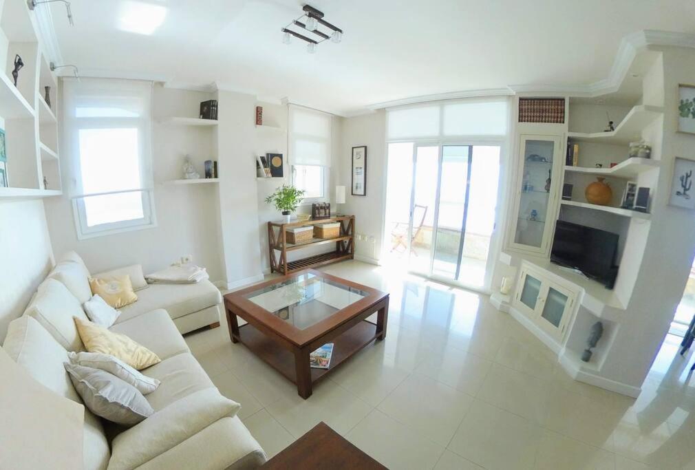 And The Ocean Appartement *