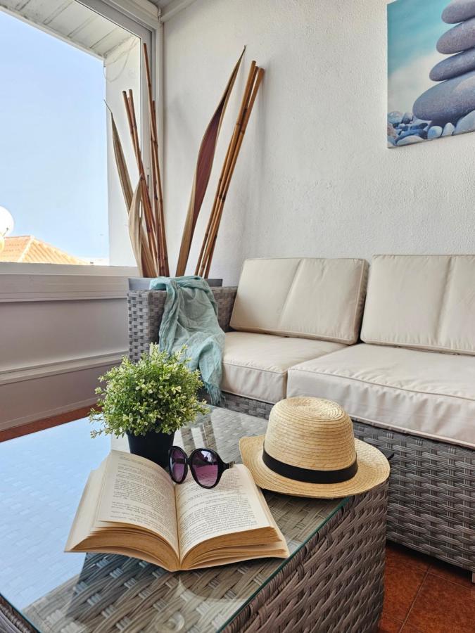 Holidays & Pool ,aircond , Americas Apartment Arona (Tenerife)