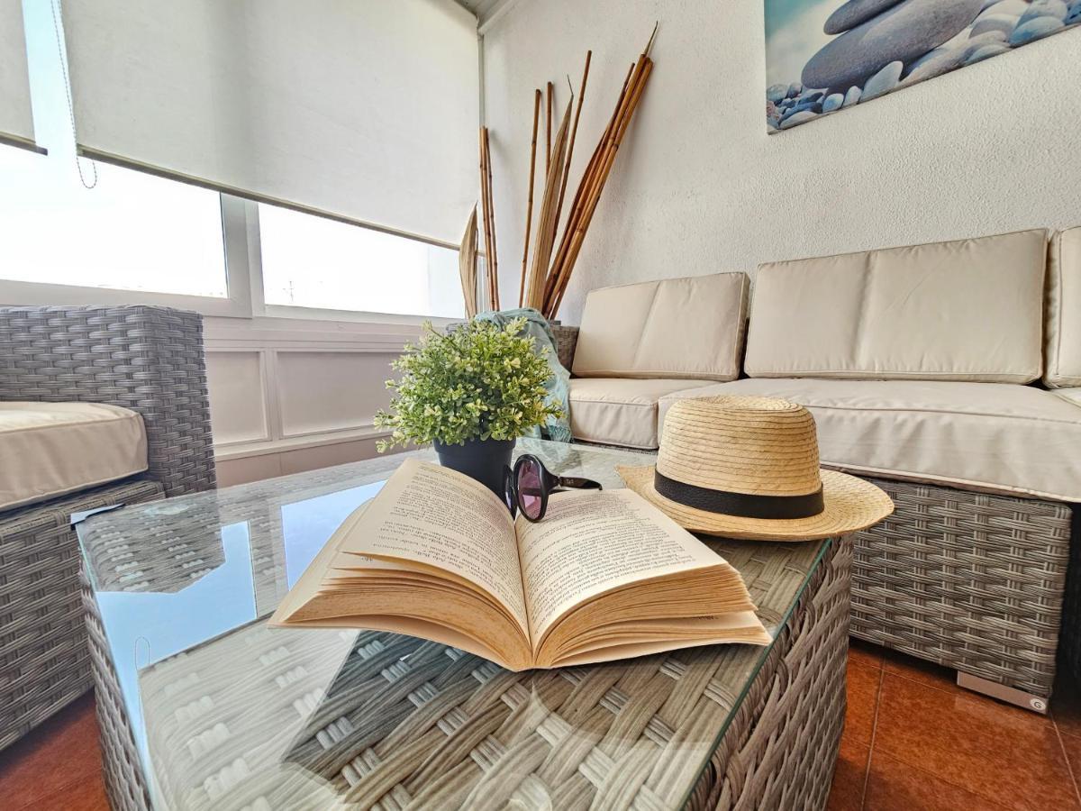 Holidays & Pool ,aircond , Americas Apartment
