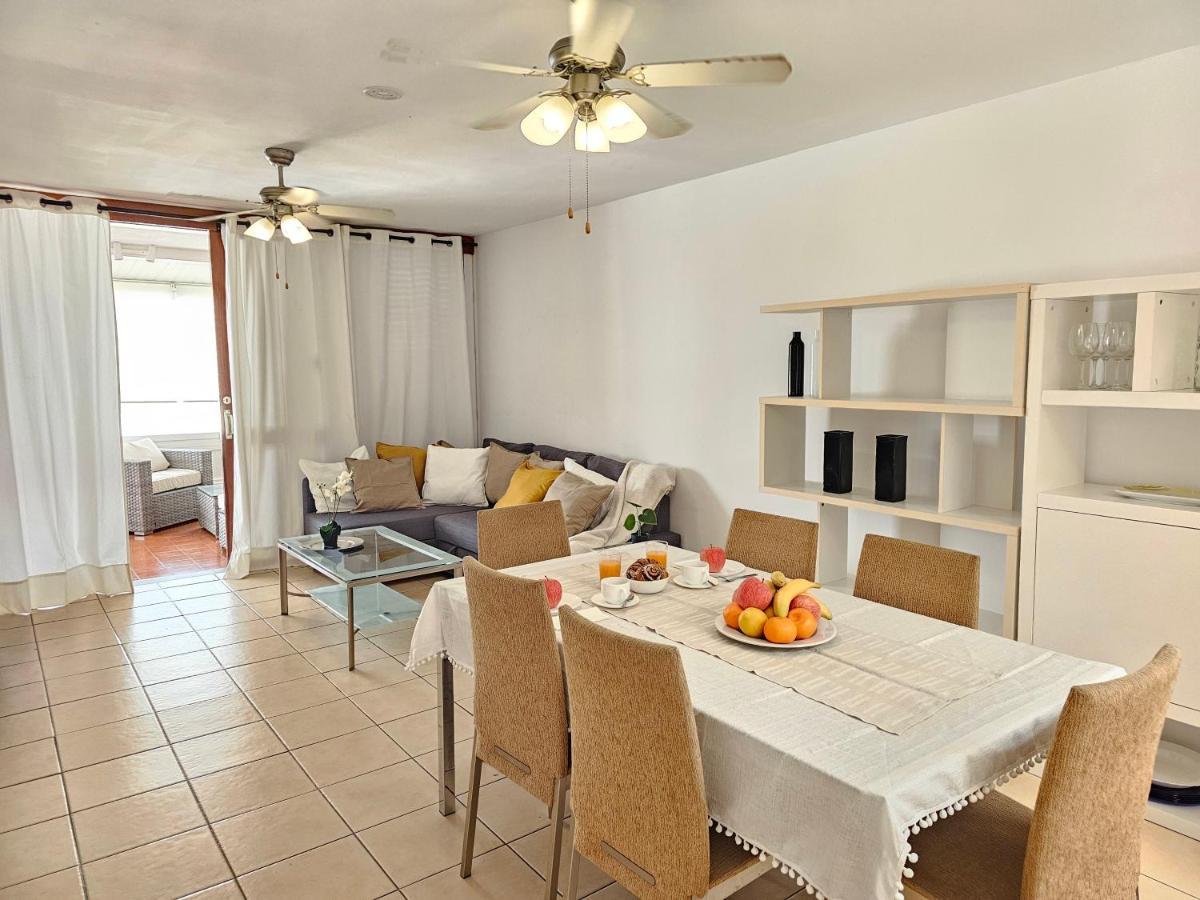 Holidays & Pool ,aircond , Americas * Arona (Tenerife)