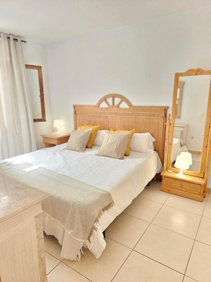 Holidays & Pool ,aircond , Americas * Arona (Tenerife)