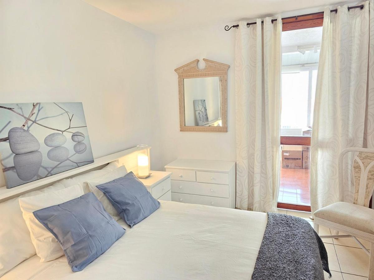 Holidays & Pool ,aircond , Americas Arona (Tenerife)