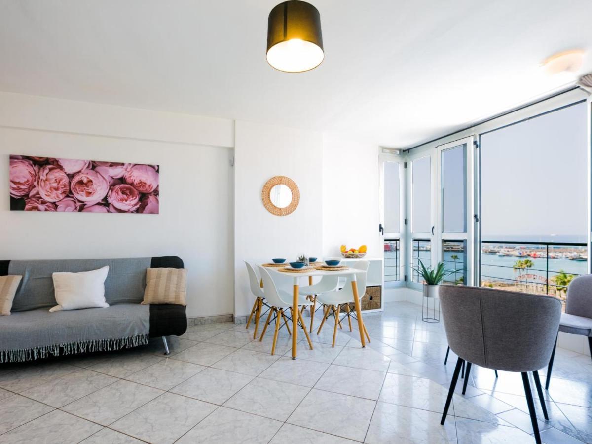 54 B La Estrella * Los Cristianos (Tenerife)