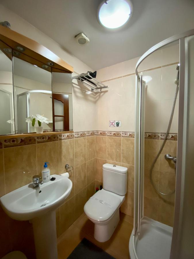 Bedroom Medanomar 1 Homestay *