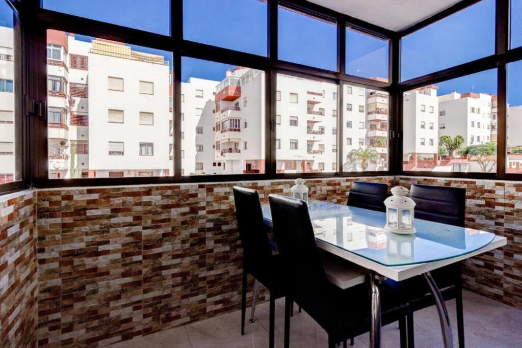 Con Piscina En Apartment *