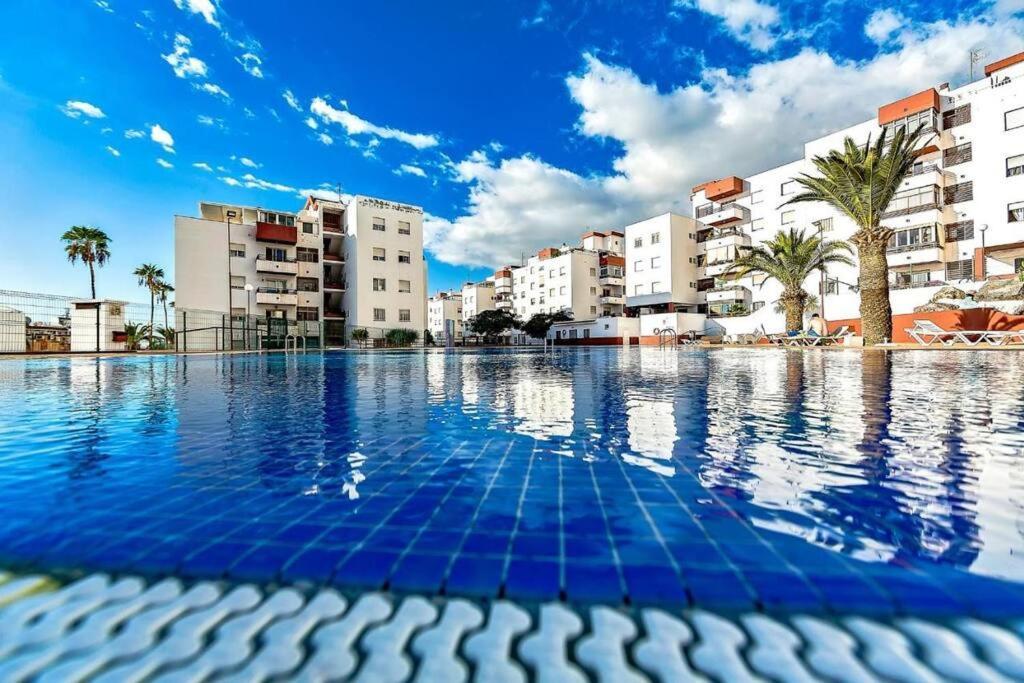 Con Piscina En
