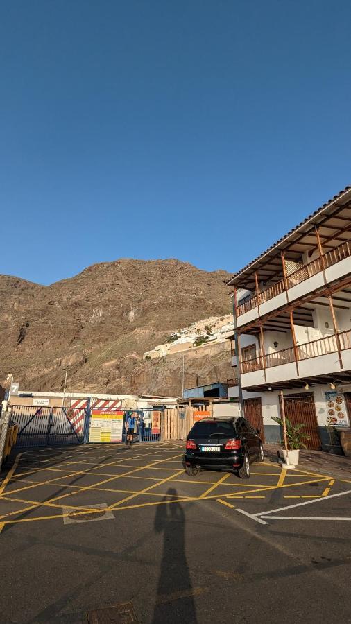 Concanas - Los Gigantes Centre Acantilado de los Gigantes