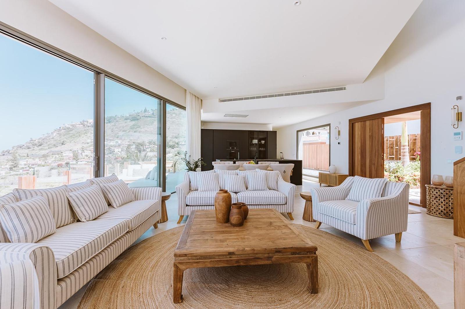Serenity On The Cliff With Climatized Pool Villa