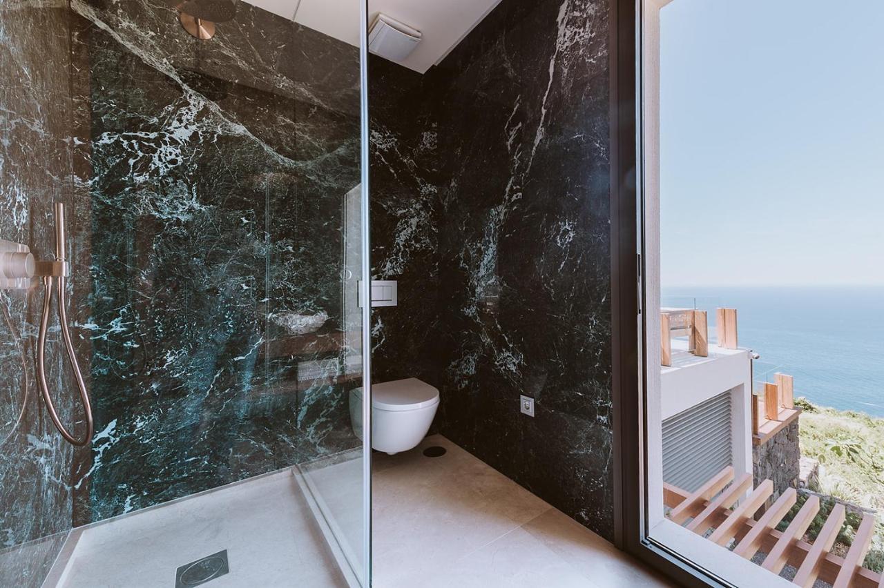 Serenity On The Cliff With Climatized Pool