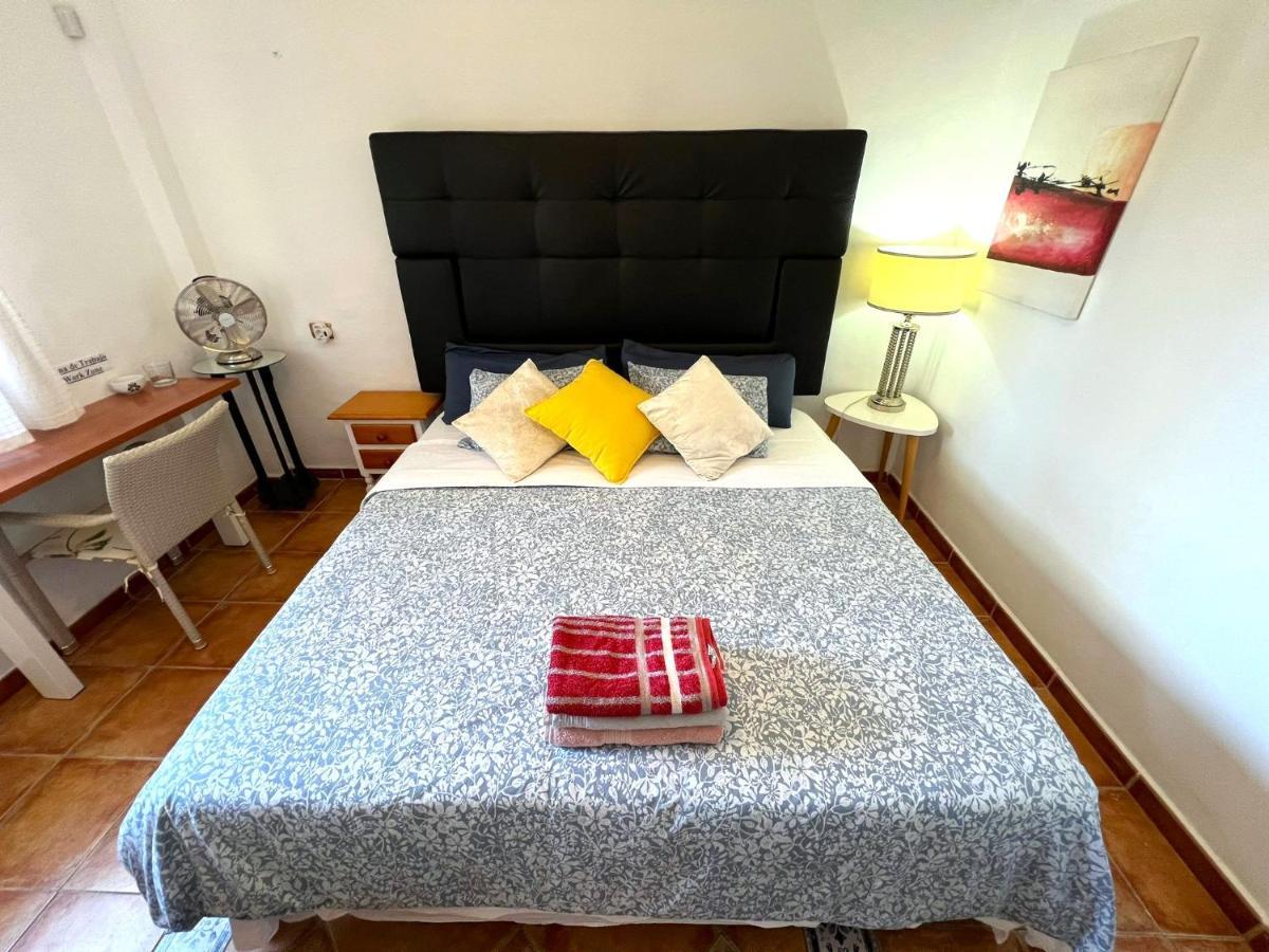 Alcamar Privada Con Areas De Sala, Cocina Y Bano Que Se Comparten Cerca Al Mar! Alcalá la Real