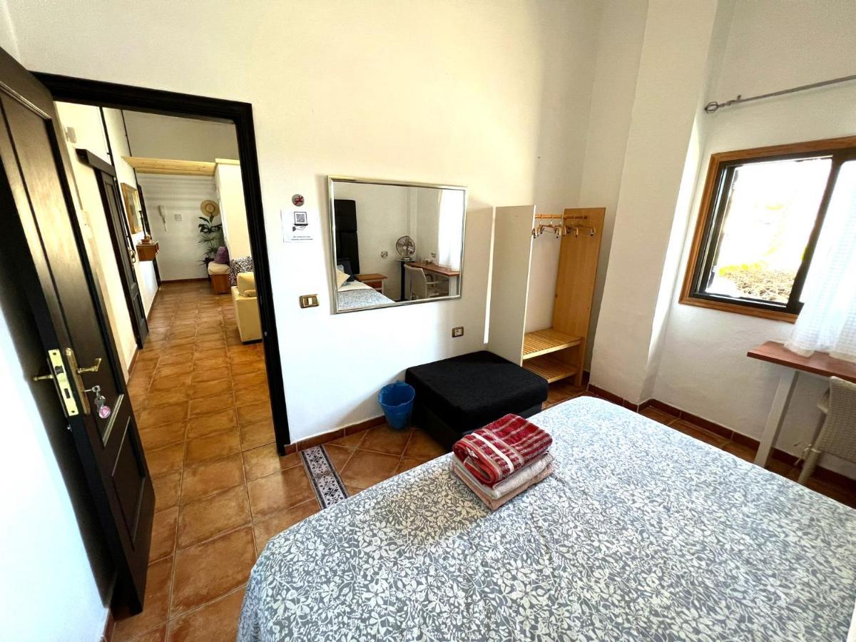 Alcamar Privada Con Areas De Sala, Cocina Y Bano Que Se Comparten Cerca Al Mar! * Alcalá la Real