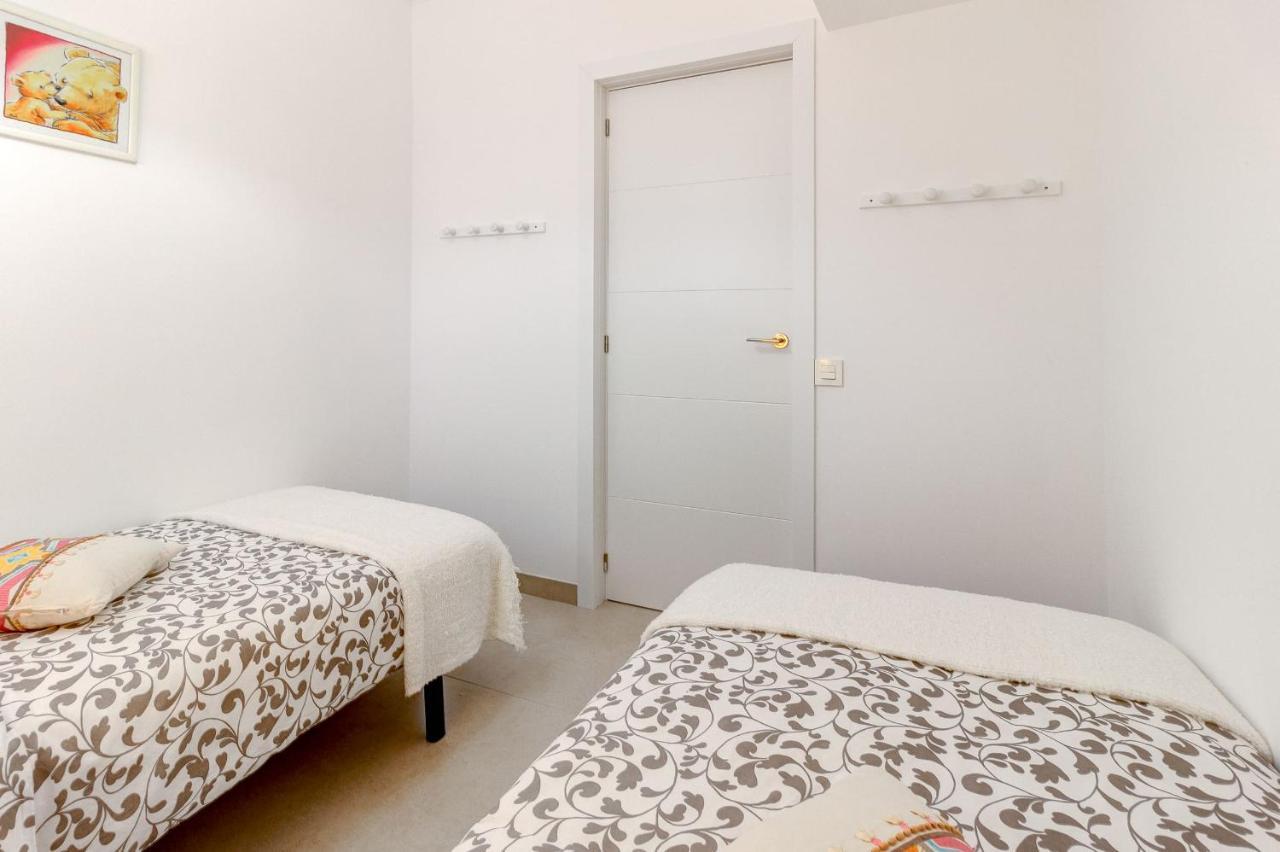 Two Bedroom Near The Ocean * Playa de las Américas