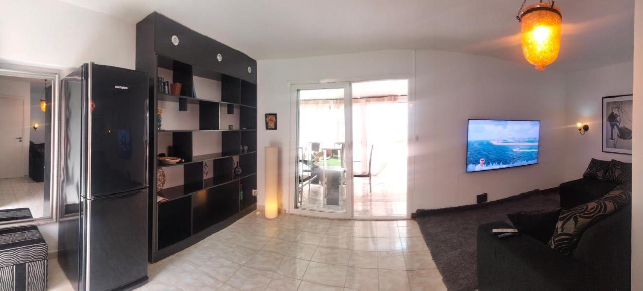 Semi-detached Sea Views, Huge Terrace, Close Palm-mar
