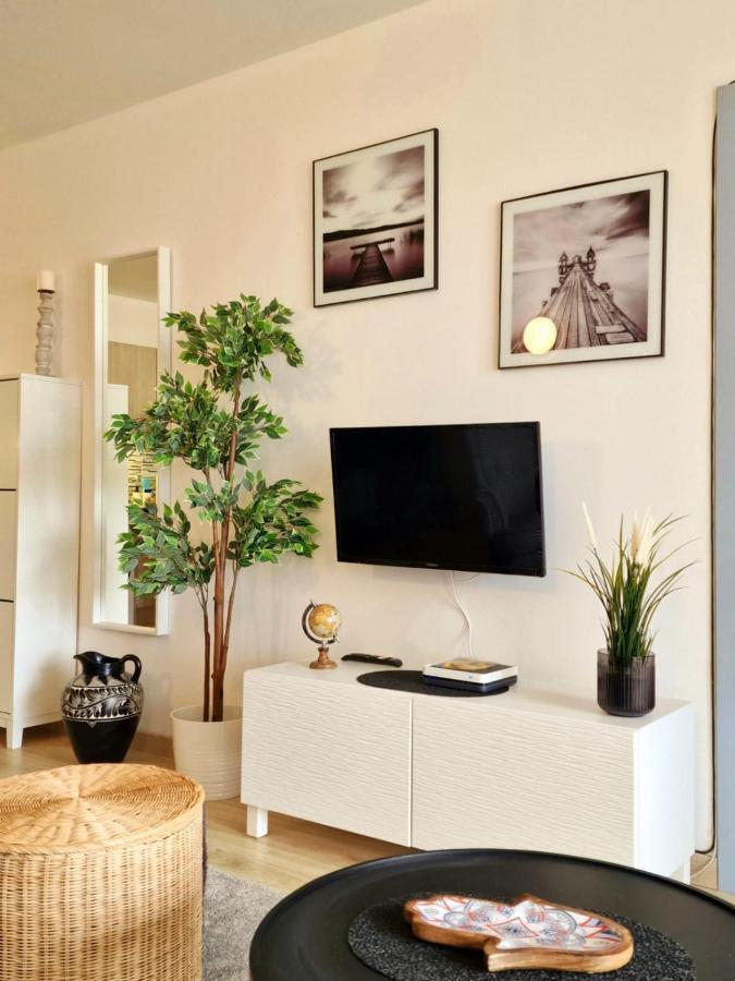 Stunning Lovely Flat With Pool And Wi-fi, 31