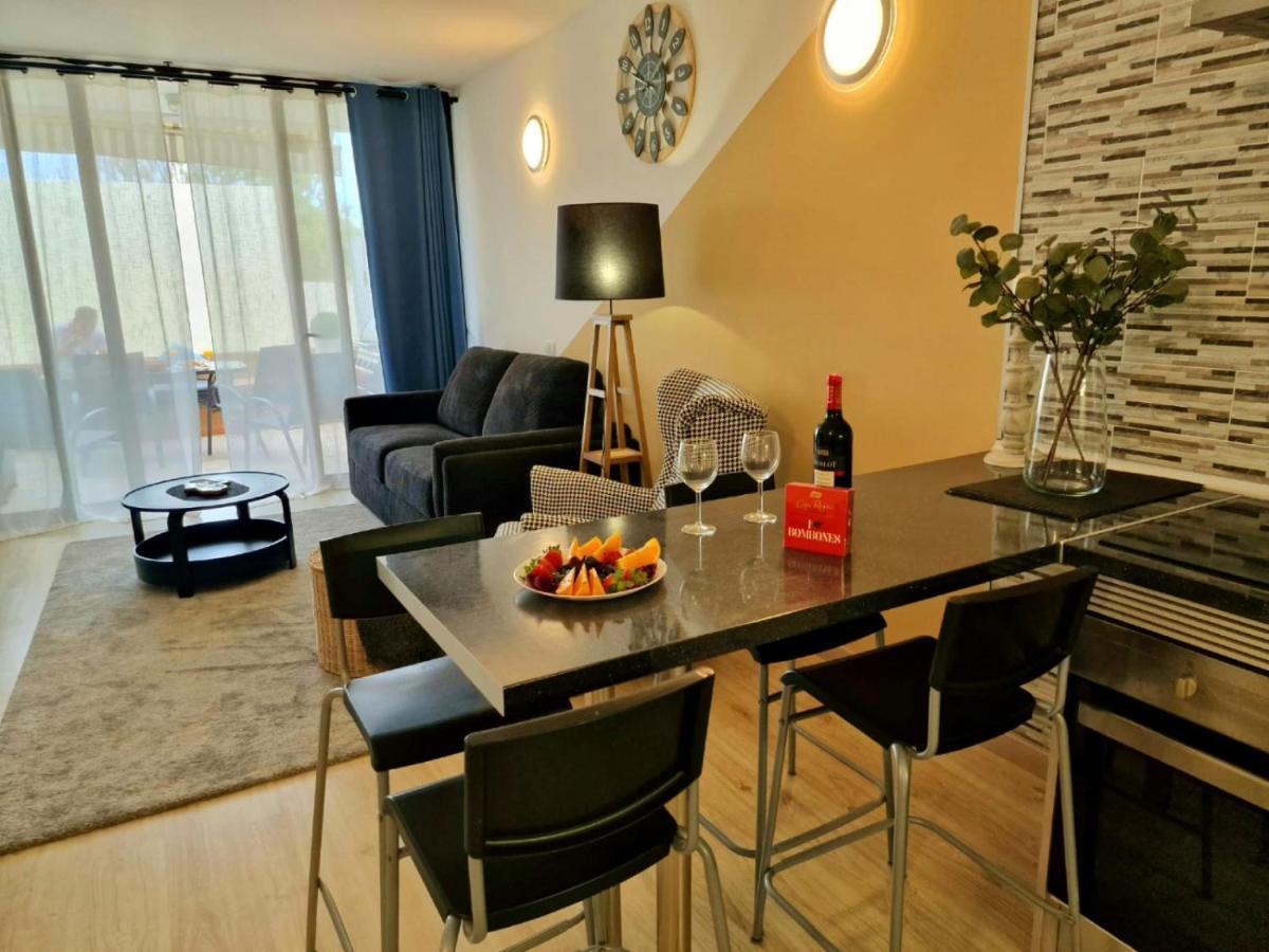 Stunning Lovely Flat With Pool And Wi-fi, 31 * Arona (Tenerife)
