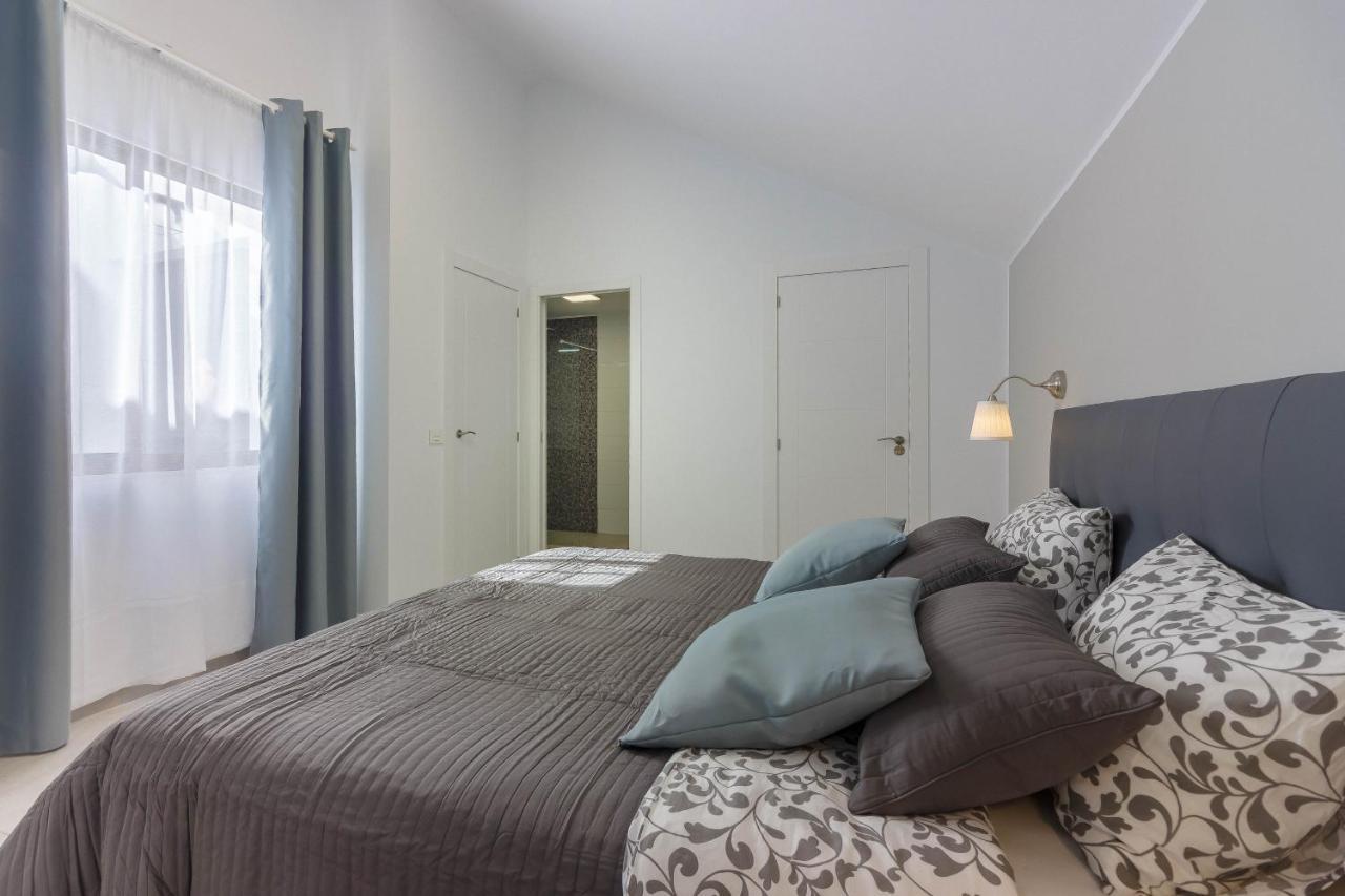Luxury Duplex In Cristianos , 6 Pax
