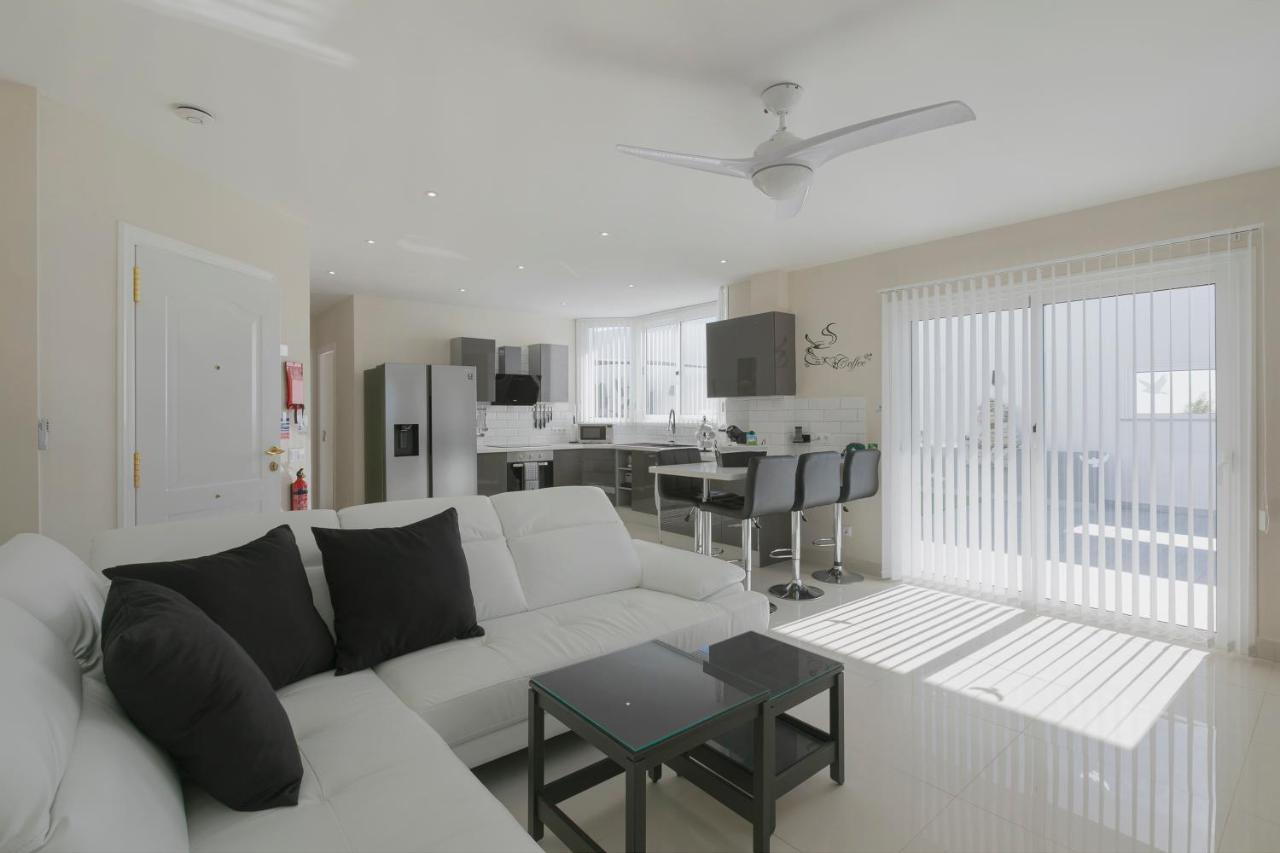 Stunning Within Nr Cristianos Appartement