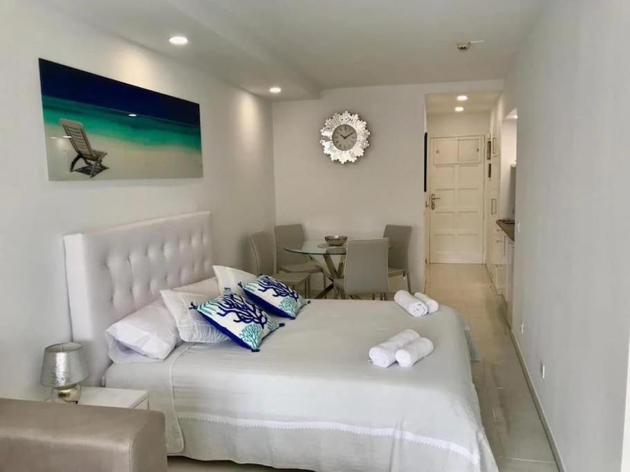 Modern Studio, Close To The