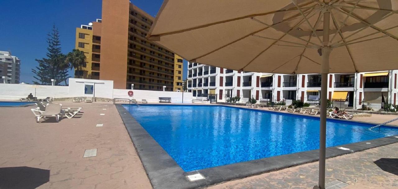 Beach And Pool In Appartement Playa de las Américas