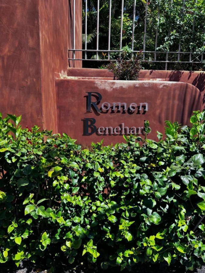 Romen 2-2 Penthouse Sea View & Jacuzzi 2b