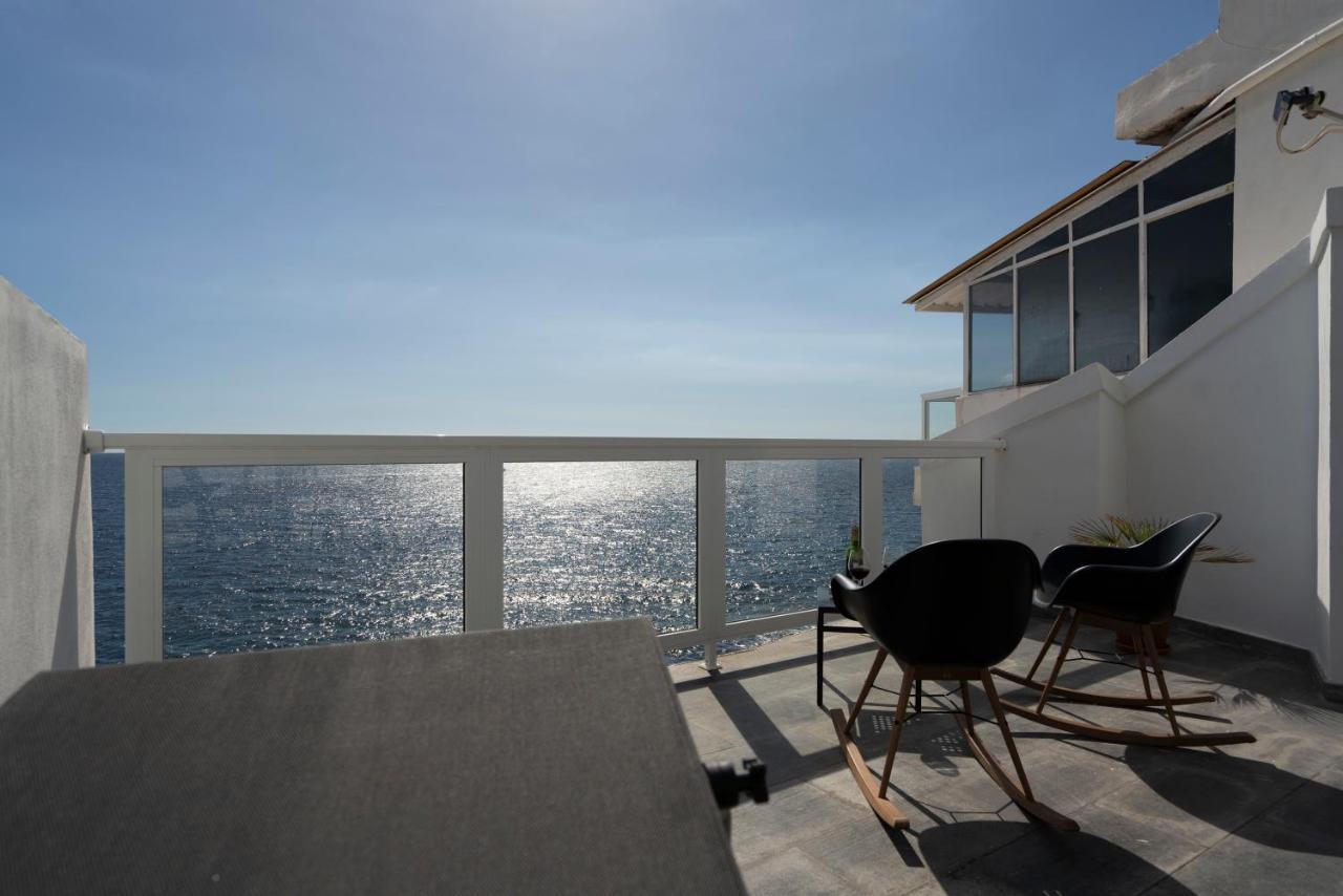 Apartment Beachhouse With Amazing Terrace Next To The Ocean