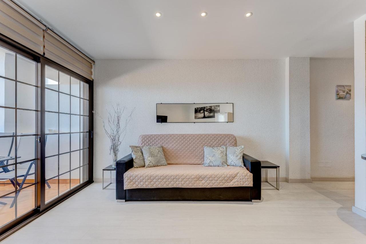 Apartment Wonderful With A Sea View, Wifi, Pool